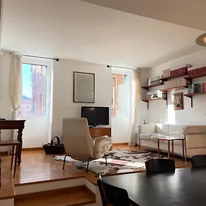 Sunny Side Trastevere Apartment